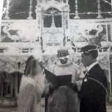 ...mentre fino agli anni 60 faceva bella mostra di s� al centro dell�abside (come si evince da alcune fotografie di matrimoni dell�epoca)